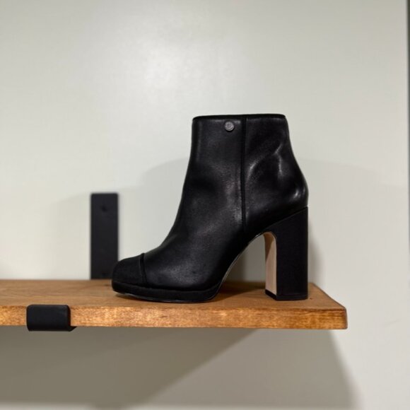 KARL LAGERFELD PARIS Lainey Boots Block-Heel Leather Booties 7M/37.5 B - Picture 3 of 13